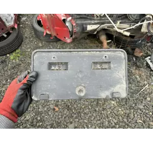 DM51-17N388-A Подіум для переднього номерного знака Ford C-max, Focus 2011-2018 DM51-17N388-A Подіум для переднього номерного знака Ford C-max, Focus 2011-2018
