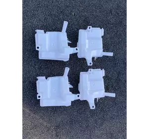 Бачок омивателя омивача форд фокус мк3 Ford Focus mk3 2011-2018 Бачок омивателя омивача форд фокус мк3 Ford Focus mk3 2011-2018