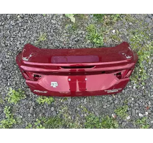 CP9Z5440110AA Кришка багажника Ford Focus mk3 2011-2014 Дорест PNT: RR Колір Червоний. Під спойлер CP9Z5440110AA Кришка багажника Ford Focus mk3 2011-2014 Дорест PNT: RR Колір Червоний. Під спойлер