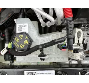 1506803-00-F Бачок розширювальний Tesla Model 3 1506803-00-F Бачок розширювальний Tesla Model 3