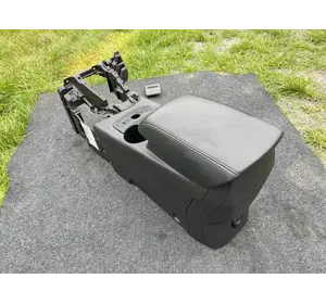 Подлокотник Ford Focus mk3 11-15 Консоль Подлокотник Ford Focus mk3 11-15 Консоль