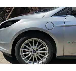 Крыло переднее левое електрик Форд фокус | ford focus electric Крыло переднее левое електрик Форд фокус | ford focus electric