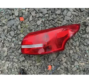 (F1EZ13404B, 1939578, F1EB13404FF) Задній правий зовнішній стоп в крило R Ford Focus mk3 2015-2018 Кузов седан (F1EZ13404B, 1939578, F1EB13404FF) Задній правий зовнішній стоп в крило R Ford Focus mk3 2015-2018 Кузов седан
