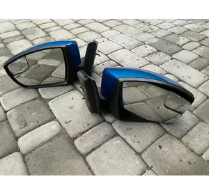 Дзеркала бокові з повторювачем Ford Focus mk3 11-18 USA підсвітку Дзеркала бокові з повторювачем Ford Focus mk3 11-18 USA підсвітку