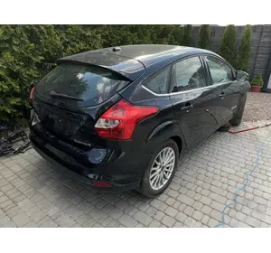 Ford Focus mk3 2011-2015 кришка багажника Ford Focus mk3 2011-2015 кришка багажника