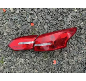 F1EB-13A602-DD Внутрішній стоп в кришку багажника рест Седан Ford Focus mk3 2015-2018 F1EB-13A602-DD Внутрішній стоп в кришку багажника рест Седан Ford Focus mk3 2015-2018