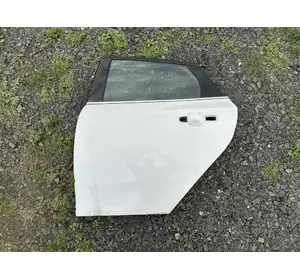 DM5Z5824631C Задні ліві двері Ford Focus mk3 2011-2018 PNT: UG Колір Білий перламутр DM5Z5824631C Задні ліві двері Ford Focus mk3 2011-2018 PNT: UG Колір Білий перламутр