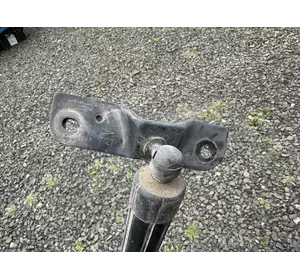 AM51-R444A19-BE Тримач телескопа кришки багажника Ford C-max mk2 11-18 AM51-R444A19-BE Тримач телескопа кришки багажника Ford C-max mk2 11-18