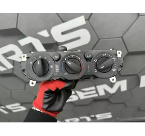 CJ5T-19980-AK Ford Focus mk3 2011-2105 панель кондиціонера cj5t-19980-ak CJ5T-19980-AK Ford Focus mk3 2011-2105 панель кондиціонера cj5t-19980-ak